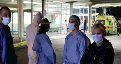 &Kappa;&omicron;&rho;&omega;&nu;&omicron;ϊό&sigmaf;: 639 &nu;έ&alpha; &kappa;&rho;&omicron;ύ&sigma;&mu;&alpha;&tau;&alpha; -62 &nu;&epsilon;&kappa;&rho;&omicron;ί, 558 &delta;&iota;&alpha;&sigma;&omega;&lambda;&eta;&nu;&omega;&mu;έ&nu;&omicron;&iota;