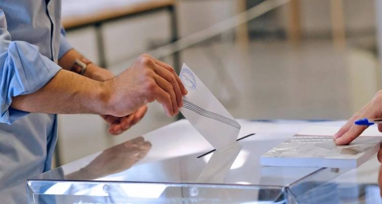 &Delta;&eta;&mu;&omicron;&sigma;&kappa;ό&pi;&eta;&sigma;&eta; Opinion Poll: &Sigma;&tau;&alpha;&theta;&epsilon;&rho;ό &pi;&rho;&omicron;&beta;ά&delta;&iota;&sigma;&mu;&alpha; &tau;&eta;&sigmaf; &Nu;&Delta;, &alpha;&nu;&epsilon;&beta;&alpha;ί&nu;&omicron;&upsilon;&nu; &tau;&alpha; &pi;&omicron;&sigma;&omicron;&sigma;&tau;ά &tau;&omicron;&upsilon; &Pi;&Alpha;&Sigma;&Omicron;&Kappa;, &sigma;&tau;&eta;&nu; &pi;έ&mu;&pi;&tau;&eta; &theta;έ&sigma;&eta; &omicron; &Sigma;&Upsilon;&Rho;&Iota;&Zeta;&Alpha;