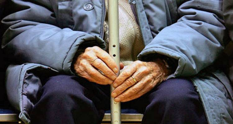 &Tau;&epsilon;&lambda;&epsilon;&upsilon;&tau;&alpha;ί&alpha; &epsilon;&xi;έ&lambda;&iota;&xi;&eta;: &Beta;&rho;έ&theta;&eta;&kappa;&epsilon; &omicron; &Lambda;&eta;&mu;&nu;&iota;ό&sigmaf; &pi;&omicron;&upsilon; &epsilon;&xi;&alpha;&phi;&alpha;&nu;ί&sigma;&tau;&eta;&kappa;&epsilon; &sigma;&tau;&eta;&nu; &Alpha;&theta;ή&nu;&alpha;