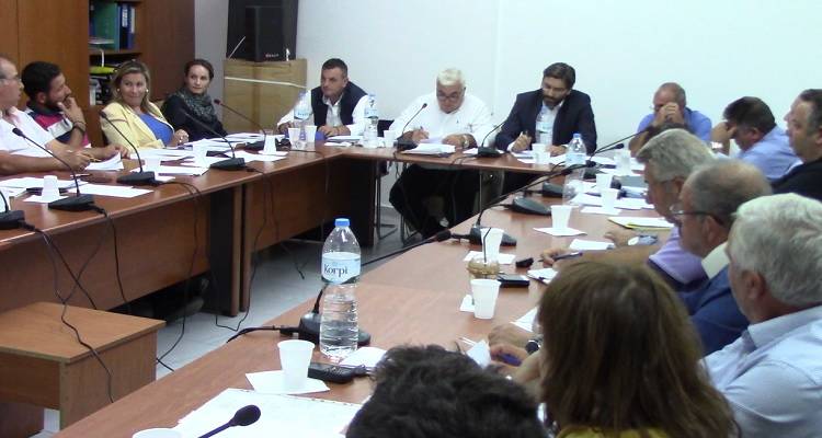 Εντάσεις και διαξιφισμοί για το Κλειστό Γυμναστήριο «Νίκος Σαμαράς» (mp3)