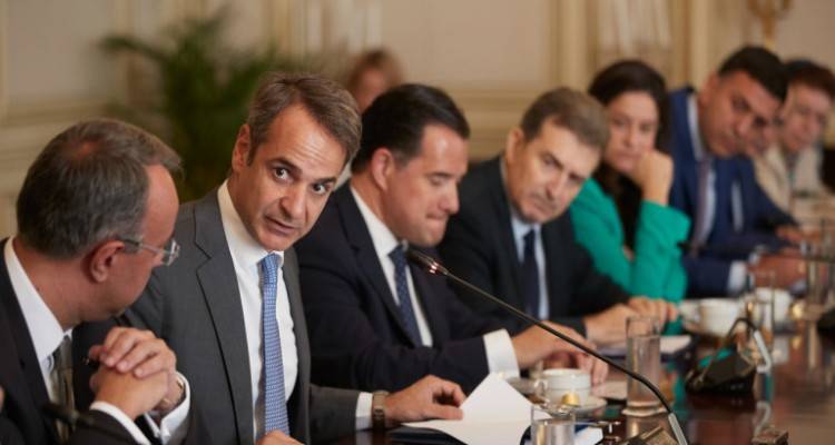 Σύσκεψη για το φορολογικό: Σχέδιο φοροελαφρύνσεων σε επιχειρήσεις | Κίνητρα για παροχές σε εργαζομένους