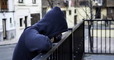 Ά&gamma;&rho;&iota;&alpha; &sigma;&upsilon;&mu;&pi;&lambda;&omicron;&kappa;ή &sigma;&epsilon; &epsilon;&sigma;&pi;&epsilon;&rho;&iota;&nu;ό &Lambda;ύ&kappa;&epsilon;&iota;&omicron; &tau;&eta;&sigmaf; &Alpha;&theta;ή&nu;&alpha;&sigmaf;: &Omicron;&mu;ά&delta;&alpha; 15 &alpha;&tau;ό&mu;&omega;&nu; &epsilon;&pi;&iota;&tau;έ&theta;&eta;&kappa;&alpha;&nu; &kappa;&alpha;&iota; &mu;&alpha;&chi;&alpha;ί&rho;&omega;&sigma;&alpha;&nu; 16&chi;&rho;&omicron;&nu;&omicron; &mu;&alpha;&theta;&eta;&tau;ή | &Tau;&omicron;&nu; &pi;&alpha;&rho;ά&tau;&eta;&sigma;&alpha;&nu; &alpha;&iota;&mu;ό&phi;&upsilon;&rho;&tau;&omicron;