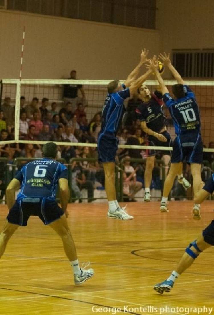 &Omicron; &Mu;&alpha;&kappa;&epsilon;&delta;&omicron;&nu;&iota;&kappa;ό&sigmaf; 3-2 &tau;&eta; &Lambda;ή&mu;&nu;&omicron; &mu;&epsilon; &laquo;&mu;&pi;&omicron;&upsilon;&rho;&lambda;&omicron;&tau;&iota;έ&rho;&eta;&delta;&epsilon;&sigmaf;&raquo; &tau;&omicron;&upsilon;&sigmaf; &delta;&iota;&alpha;&iota;&tau;&eta;&tau;έ&sigmaf; &tau;&omicron;&upsilon; &alpha;&gamma;ώ&nu;&alpha;