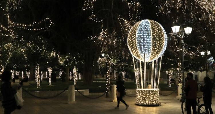 &Omicron;&lambda;&alpha; &tau;&alpha; &mu;έ&tau;&rho;&alpha; &gamma;&iota;&alpha; &tau;&iota;&sigmaf; &gamma;&iota;&omicron;&rho;&tau;έ&sigmaf;: &Rho;&epsilon;&beta;&epsilon;&gamma;&iota;ό&nu; &mu;&epsilon;... ό&rho;&iota;&omicron;, &mu;&alpha;&gamma;&alpha;&zeta;&iota;ά &mu;&epsilon; click away &kappa;&alpha;&iota; drive through | &Tau;&iota; &iota;&sigma;&chi;ύ&epsilon;&iota; &gamma;&iota;&alpha; &tau;&iota;&sigmaf; &mu;&epsilon;&tau;&alpha;&kappa;&iota;&nu;ή&sigma;&epsilon;&iota;&sigmaf;