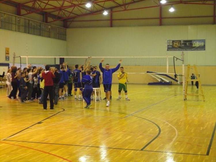 &Nu;&tau;&epsilon;&lambda;ί&rho;&iota;&omicron; &sigma;&tau;&omicron; &kappa;&lambda;&epsilon;&iota;&sigma;&tau;ό &sigma;&tau;ά&delta;&iota;&omicron; &tau;&eta;&sigmaf; &Mu;ύ&rho;&iota;&nu;&alpha;&sigmaf; &kappa;&alpha;&iota; &kappa;&alpha;&tau;ά&kappa;&tau;&eta;&sigma;&eta; &tau;&omicron;&upsilon; &tau;ί&tau;&lambda;&omicron;&upsilon; &alpha;&pi;ό &tau;&eta;&nu; &omicron;&mu;ά&delta;&alpha; &tau;&omicron;&upsilon; &Lambda;ή&mu;&nu;&omicron;&sigmaf; Sports Club
