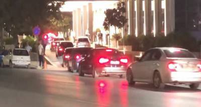 &Mu;&epsilon; &sigma;&tau;&upsilon;&lambda;... &Tau;&rho;&alpha;&mu;&pi; &sigma;&tau;&eta; &Delta;&Epsilon;&Theta; &omicron; &Tau;&sigma;ί&pi;&rho;&alpha;&sigmaf;: &Alpha;&epsilon;&rho;&omicron;&sigma;&kappa;ά&phi;&omicron;&sigmaf;, 11 &sigma;&upsilon;&nu;&omicron;&delta;&epsilon;&upsilon;&tau;&iota;&kappa;ά, &alpha;&sigma;&theta;&epsilon;&nu;&omicron;&phi;ό&rho;&omicron;