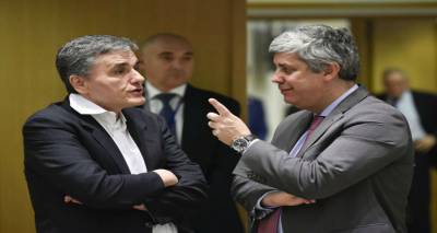 &Sigma;&epsilon;&nu;&tau;έ&nu;&omicron;: &Sigma;&upsilon;&nu;έ&chi;&epsilon;&iota;&alpha; &sigma;&tau;&iota;&sigmaf; &mu;&epsilon;&tau;&alpha;&rho;&rho;&upsilon;&theta;&mu;ί&sigma;&epsilon;&iota;&sigmaf; έ&omega;&sigmaf; &tau;&omicron; 2020 &kappa;&alpha;&iota; &hellip; &laquo;&mu;&epsilon; ό&pi;&omicron;&iota;&alpha; &kappa;&upsilon;&beta;έ&rho;&nu;&eta;&sigma;&eta;&raquo;