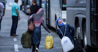 &Sigma;&upsilon;&nu;&epsilon;&chi;ί&zeta;&epsilon;&tau;&alpha;&iota; &eta; &alpha;&pi;&omicron;&sigma;&upsilon;&mu;&phi;ό&rho;&eta;&sigma;&eta; &tau;&omega;&nu; &nu;&eta;&sigma;&iota;ώ&nu; | &Sigma;&tau;&omicron;&nu; &Pi;&epsilon;&iota;&rho;&alpha;&iota;ά 142 &pi;&rho;ό&sigma;&phi;&upsilon;&gamma;&epsilon;&sigmaf; &kappa;&alpha;&iota; &mu;&epsilon;&tau;&alpha;&nu;ά&sigma;&tau;&epsilon;&sigmaf; &alpha;&pi;ό &Mu;&upsilon;&tau;&iota;&lambda;ή&nu;&eta; &kappa;&alpha;&iota; &Chi;ί&omicron;