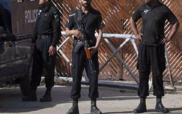 &Pi;&alpha;&kappa;&iota;&sigma;&tau;ά&nu;: &Omicron;&iota; &nu;έ&omicron;&iota; &pi;&rho;&omicron;&tau;&iota;&mu;&omicron;ύ&nu; &sigma;&alpha;&rho;ί&alpha; &kappa;&alpha;&iota; &delta;&iota;&kappa;&tau;&alpha;&tau;&omicron;&rho;ί&alpha; &alpha;&pi;ό &tau;&eta; &delta;&eta;&mu;&omicron;&kappa;&rho;&alpha;&tau;ί&alpha;