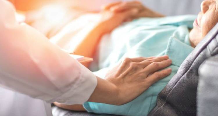 Κορονοϊός – Βρετανία: Ελέγχεται η κυβέρνηση για τη στρατηγική αντιμετώπισης της πανδημίας