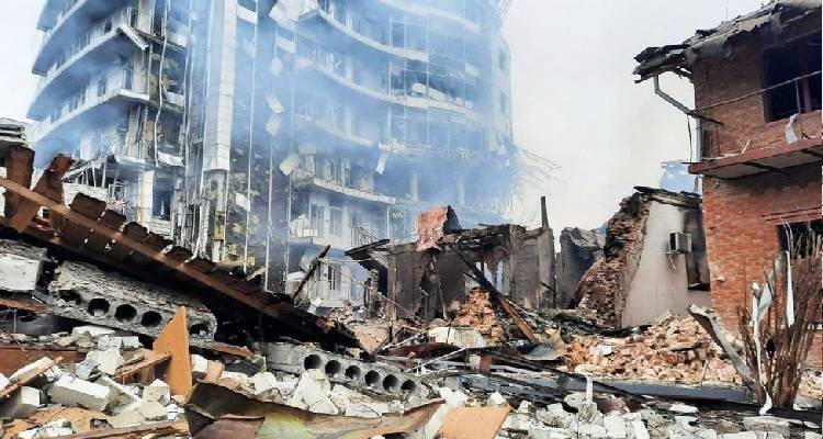 &Pi;ό&lambda;&epsilon;&mu;&omicron;&sigmaf; &sigma;&tau;&eta;&nu; &Omicron;&upsilon;&kappa;&rho;&alpha;&nu;ί&alpha;: &ldquo;&Omicron; ά&sigma;&pi;&lambda;&alpha;&chi;&nu;&omicron;&sigmaf; &Pi;&omicron;ύ&tau;&iota;&nu; &pi;&alpha;&rho;&alpha;&beta;&iota;ά&zeta;&epsilon;&iota; &tau;&eta;&nu; &epsilon;&kappa;&epsilon;&chi;&epsilon;&iota;&rho;ί&alpha; &kappa;&alpha;&iota; &beta;&omicron;&mu;&beta;&alpha;&rho;&delta;ί&zeta;&epsilon;&iota; &alpha;&mu;ά&chi;&omicron;&upsilon;&sigmaf;