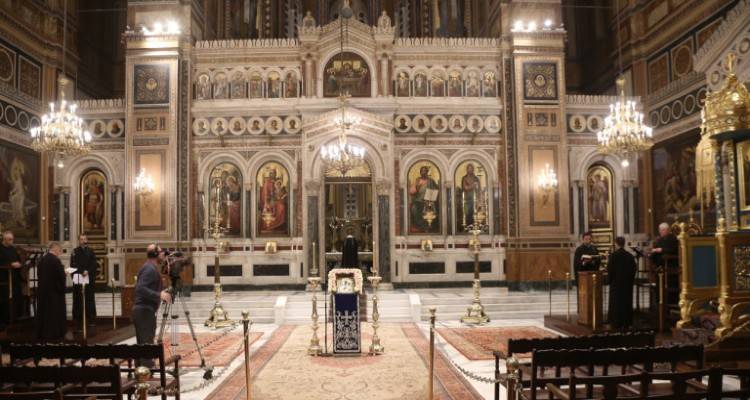 Κορωνοϊός: Χωρίς μεγάφωνα οι ναοί στις λειτουργίες του Πάσχα | Τι θα γίνει με την περιφορά του Επιταφίου