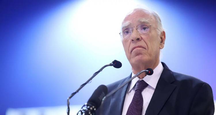 Διασωληνώθηκε ξανά ο Βασίλης Λεβέντης -Επιδεινώθηκε η υγεία του