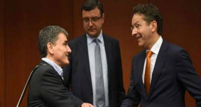 Le Monde: &Eta; &Epsilon;&lambda;&lambda;ά&delta;&alpha; &sigma;&upsilon;&mu;&phi;ώ&nu;&eta;&sigma;&epsilon; &nu;&alpha; &pi;&rho;&omicron;&chi;&omega;&rho;ή&sigma;&epsilon;&iota; &sigma;&epsilon; 4&omicron; &mu;&nu;&eta;&mu;ό&nu;&iota;&omicron; &kappa;&alpha;&iota; &nu;έ&alpha; &mu;έ&tau;&rho;&alpha;