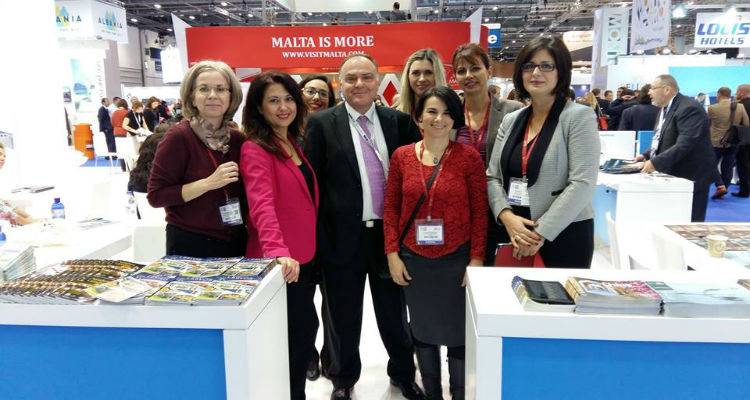 &Sigma;&tau;&omicron; &Lambda;&omicron;&nu;&delta;ί&nu;&omicron; "&tau;&alpha;&xi;ί&delta;&epsilon;&psi;&alpha;&nu;" &tau;&alpha; &nu;&eta;&sigma;&iota;ά &tau;&omicron;&upsilon; &Beta;&omicron;&rho;&epsilon;ί&omicron;&upsilon; &Alpha;&iota;&gamma;&alpha;ί&omicron;&upsilon; (photos)