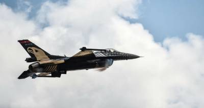 &Eta; &Tau;&omicron;&upsilon;&rho;&kappa;ί&alpha; &alpha;&pi;&alpha;&nu;&tau;ά &sigma;&tau;&omicron;&nu; &Kappa;&alpha;&mu;&mu;έ&nu;&omicron;: &Alpha;&nu;&alpha;&gamma;&nu;&omega;&rho;ί&zeta;&omicron;&upsilon;&mu;&epsilon; &mu;ό&nu;&omicron; &tau;&alpha; έ&xi;&iota; &mu;ί&lambda;&iota;&alpha;