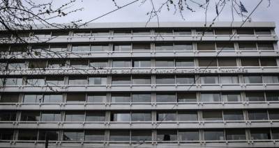 &Tau;&omicron; &Upsilon;&Pi;&Omicron;&Iota;&Kappa; έ&pi;&epsilon;&sigma;&epsilon; έ&xi;&omega; 1,3 &delta;&iota;&sigma;.: &Theta;&alpha; &delta;ώ&sigma;&epsilon;&iota; 4,6 &delta;&iota;&sigma;. &sigma;&epsilon; &epsilon;&pi;&iota;&sigma;&tau;&rho;&omicron;&phi;έ&sigmaf; &phi;ό&rho;&omega;&nu;