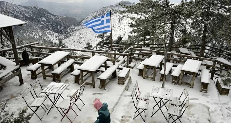 &Tau;&sigma;&alpha;&tau;&rho;&alpha;&phi;ύ&lambda;&lambda;&iota;&alpha;&sigmaf;: &laquo;Έ&rho;&chi;&epsilon;&tau;&alpha;&iota; &sigma;&kappa;&alpha;&nu;&delta;&iota;&nu;&alpha;&beta;&iota;&kappa;ό&sigmaf; &chi;&iota;&omicron;&nu;&iota;ά&sigmaf; &alpha;&pi;ό &tau;&eta; &Delta;&epsilon;&upsilon;&tau;έ&rho;&alpha;&raquo; -&Pi;&rho;ό&beta;&lambda;&epsilon;&psi;&eta; &gamma;&iota;&alpha; &chi;&iota;ό&nu;&iota;&alpha; &kappa;&alpha;&iota; &sigma;&epsilon; &chi;&alpha;&mu;&eta;&lambda;ό &upsilon;&psi;ό&mu;&epsilon;&tau;&rho;&omicron;