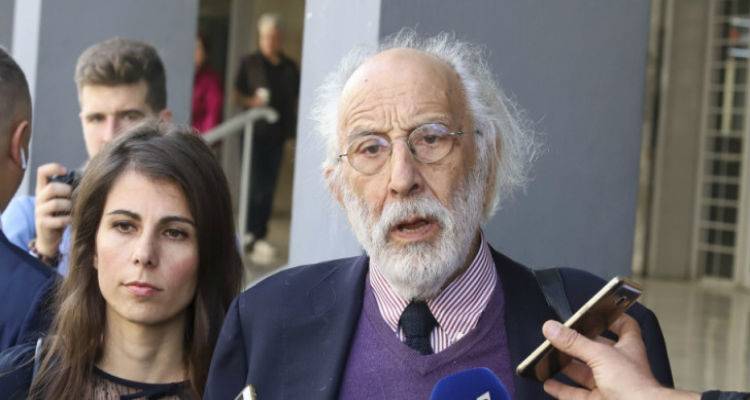 &Lambda;&upsilon;&kappa;&omicron;&upsilon;&rho;έ&zeta;&omicron;&sigmaf;: &Delta;&epsilon;&nu; &mu;&epsilon; &alpha;&phi;&omicron;&rho;ά &eta; &laquo;&mu;&alpha;&phi;ί&alpha; &tau;&omega;&nu; &phi;&upsilon;&lambda;&alpha;&kappa;ώ&nu;&raquo;, &kappa;&alpha;&kappa;ώ&sigmaf; &sigma;&upsilon;&nu;&delta;έ&theta;&eta;&kappa;&epsilon; &tau;&omicron; ό&nu;&omicron;&mu;ά &mu;&omicron;&upsilon;