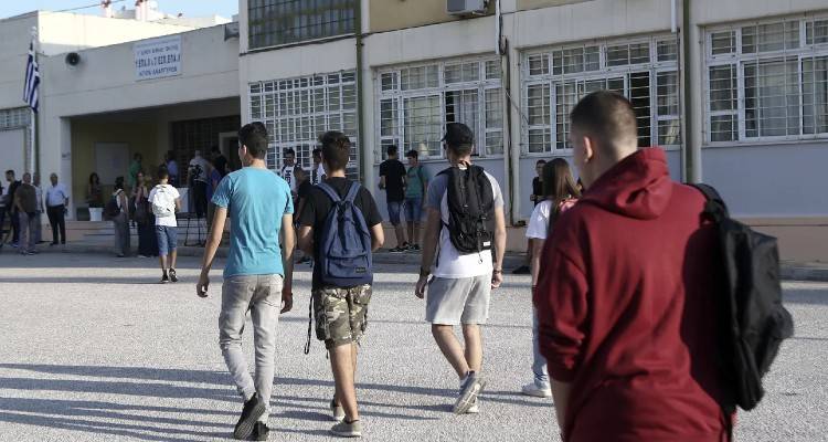 Ανοίγουν σήμερα τα σχολεία: Τα μέτρα για μαθητές, καθηγητές, 14 σημεία SOS