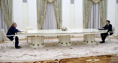 &Omicron;&upsilon;&kappa;&rho;&alpha;&nu;&iota;&kappa;ό: &Gamma;&iota;&alpha; &pi;&epsilon;&rho;&iota;&sigma;&sigma;ό&tau;&epsilon;&rho;&eta; &alpha;&pi;ό &mu;&iota;&alpha; ώ&rho;&alpha; &mu;ί&lambda;&eta;&sigma;&alpha;&nu; &sigma;&tau;&omicron; &tau;&eta;&lambda;έ&phi;&omega;&nu;&omicron; &Pi;&omicron;ύ&tau;&iota;&nu; - &Mu;&alpha;&kappa;&rho;ό&nu;