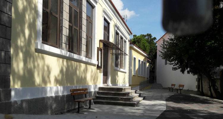 &Tau;&omicron; 2&omicron; &Nu;&eta;&pi;&iota;&alpha;&gamma;&omega;&gamma;&epsilon;ί&omicron; &Mu;ύ&rho;&iota;&nu;&alpha;&sigmaf; &epsilon;&upsilon;&chi;&alpha;&rho;&iota;&sigma;&tau;&epsilon;ί&hellip;