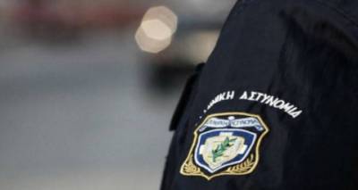 &Tau;&rho;&epsilon;&iota;&sigmaf; &upsilon;&pi;ά&lambda;&lambda;&eta;&lambda;&omicron;&iota; &kappa;&alpha;&tau;&eta;&gamma;&omicron;&rho;&omicron;ύ&nu;&tau;&alpha;&iota; ό&tau;&iota; έ&kappa;&lambda;&epsilon;&psi;&alpha;&nu; &tau;&eta;&nu; &Epsilon;&Upsilon;&Delta;&Alpha;&Pi; &mu;&epsilon;&tau;ά &alpha;&pi;ό &lambda;&eta;&sigma;&tau;&epsilon;ί&alpha;!