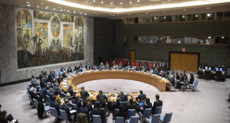 &Sigma;&upsilon;&rho;ί&alpha;: &Pi;&rho;&omega;&tau;&omicron;&phi;&alpha;&nu;&epsilon;ί&sigmaf; ύ&beta;&rho;&epsilon;&iota;&sigmaf; &sigma;&tau;&omicron; &Sigma;&upsilon;&mu;&beta;&omicron;ύ&lambda;&iota;&omicron; &Alpha;&sigma;&phi;&alpha;&lambda;&epsilon;ί&alpha;&sigmaf; &tau;&omicron;&upsilon; &Omicron;&Eta;&Epsilon; &mu;&epsilon;&tau;&alpha;&xi;ύ &delta;&iota;&pi;&lambda;&omega;&mu;&alpha;&tau;ώ&nu; | &laquo;&Omicron;&chi;&iota;&raquo; &alpha;&pi;ό &tau;&eta; &Rho;&omega;&sigma;ί&alpha; &sigma;&epsilon; &kappa;&omicron;&iota;&nu;ή &delta;ή&lambda;&omega;&sigma;&eta; &gamma;&iota;&alpha; &epsilon;&kappa;&epsilon;&chi;&epsilon;&iota;&rho;ί&alpha;