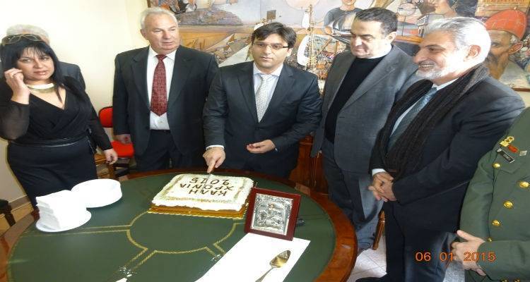 Ο Δήμος Λήμνου κόβει την πρωτοχρονιάτικη πίτα του