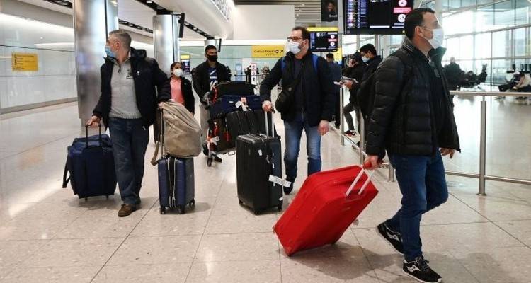 Βρετανία – Κορονοϊός : Πιέσεις για σαρωτικούς ελέγχους Covid στα σύνορα δέχεται ο Μπόρις Τζόνσον