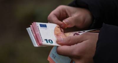 1,8 &epsilon;&kappa;&alpha;&tau;. &Epsilon;&lambda;&lambda;&eta;&nu;&epsilon;&sigmaf; &sigma;&epsilon; &upsilon;&lambda;&iota;&kappa;ή &alpha;&pi;&omicron;&sigma;&tau;έ&rho;&eta;&sigma;&eta;, &tau;&iota; &sigma;&eta;&mu;&alpha;ί&nu;&epsilon;&iota; &alpha;&upsilon;&tau;ό | &Alpha;&nu;&eta;&sigma;&upsilon;&chi;&eta;&tau;&iota;&kappa;ά &sigma;&tau;&omicron;&iota;&chi;&epsilon;ί&alpha; &epsilon;&nu; &mu;έ&sigma;&omega; &nu;έ&alpha;&sigmaf; &kappa;&rho;ί&sigma;&eta;&sigmaf;