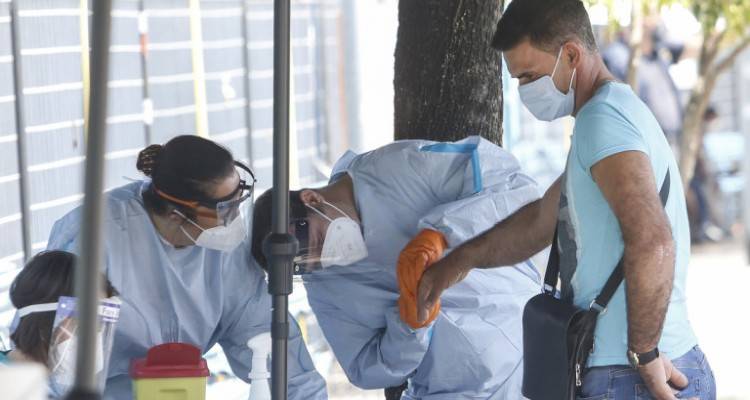 Κορωνοϊός -Καμπανάκι στη Βουλγαρία: Ρεκόρ κρουσμάτων, ελλείψεις σε ιατρικό προσωπικό