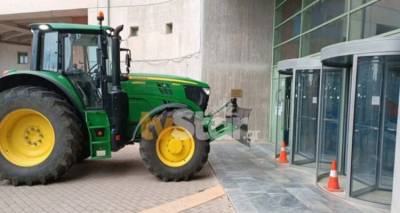 &Beta;&omicron;&iota;&omega;&tau;ί&alpha;: &Mu;&pi;ή&kappa;&alpha;&nu; &mu;&epsilon; &tau;&alpha; &tau;&rho;&alpha;&kappa;&tau;έ&rho; &sigma;&tau;&eta; &Lambda;&iota;&beta;&alpha;&delta;&epsilon;&iota;ά &omicron;&iota; &alpha;&gamma;&rho;ό&tau;&epsilon;&sigmaf; -&Alpha;&pi;έ&kappa;&lambda;&epsilon;&iota;&sigma;&alpha;&nu; &tau;&eta;&nu; &epsilon;ί&sigma;&omicron;&delta;&omicron; &tau;&omicron;&upsilon; &delta;&iota;&omicron;&iota;&kappa;&eta;&tau;&eta;&rho;ί&omicron;&upsilon; (&beta;&iota;&nu;&tau;&epsilon;&omicron;)