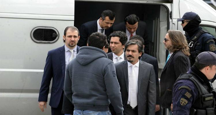 &Tau;&iota; &phi;&omicron;&beta;ά&tau;&alpha;&iota; &eta; &Alpha;&theta;ή&nu;&alpha; &mu;&epsilon;&tau;ά &tau;&eta;&nu; &epsilon;&pi;&iota;&kappa;ή&rho;&upsilon;&xi;&eta; &tau;&omega;&nu; 8 &Tau;&omicron;ύ&rho;&kappa;&omega;&nu; &sigma;&tau;&rho;&alpha;&tau;&iota;&omega;&tau;&iota;&kappa;ώ&nu;