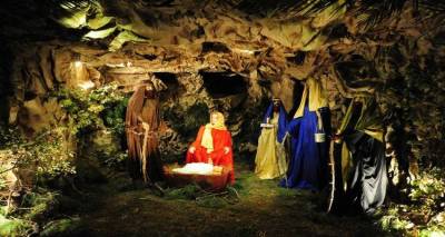 &Sigma;&epsilon; &Chi;&rho;&iota;&sigma;&tau;&omicron;&upsilon;&gamma;&epsilon;&nu;&nu;&iota;ά&tau;&iota;&kappa;&omicron; &rho;&upsilon;&theta;&mu;ό &tau;&omicron; &Lambda;&iota;&beta;&alpha;&delta;&omicron;&chi;ώ&rho;&iota;