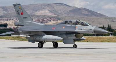 &Alpha;&mu;&epsilon;&rho;&iota;&kappa;&alpha;&nu;&omicron;ί &beta;&omicron;&upsilon;&lambda;&epsilon;&upsilon;&tau;έ&sigmaf; &gamma;&iota;&alpha; &Tau;&omicron;&upsilon;&rho;&kappa;ί&alpha;: &Eta; &kappa;&upsilon;&beta;έ&rho;&nu;&eta;&sigma;&eta; &nu;&alpha; &pi;&iota;&sigma;&tau;&omicron;&pi;&omicron;&iota;ή&sigma;&epsilon;&iota; ό&tau;&iota; &tau;&alpha; F-16 &delta;&epsilon;&nu; &theta;&alpha; &chi;&rho;&eta;&sigma;&iota;&mu;&omicron;&pi;&omicron;&iota;&eta;&theta;&omicron;ύ&nu; &epsilon;&nu;&alpha;&nu;&tau;ί&omicron;&nu; &tau;&eta;&sigmaf; &Epsilon;&lambda;&lambda;ά&delta;&alpha;&sigmaf;