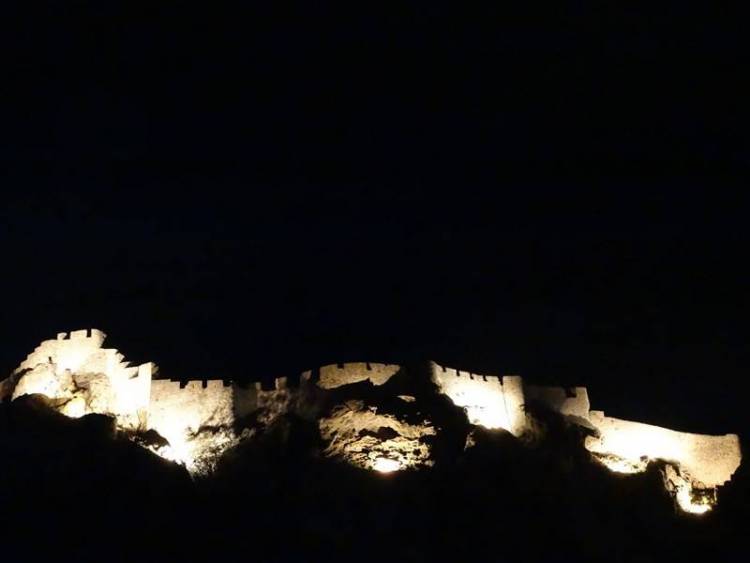 &Sigma;&omega;&sigma;&tau;ά &phi;&omega;&tau;&iota;&sigma;&mu;έ&nu;&omicron; &kappa;&alpha;&iota; &pi;ά&lambda;&iota; &tau;&omicron; &kappa;ά&sigma;&tau;&rho;&omicron; &tau;&eta;&sigmaf; &Mu;ύ&rho;&iota;&nu;&alpha;&sigmaf;