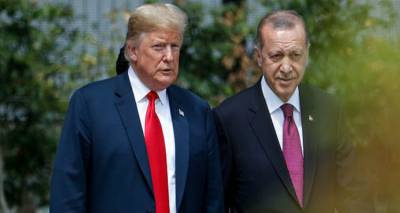 &Kappa;&omicron;&nu;&tau;ό&phi;&theta;&alpha;&lambda;&mu;&eta; &eta; &alpha;&mu;&epsilon;&rho;&iota;&kappa;&alpha;&nu;&iota;&kappa;ή &pi;&omicron;&lambda;&iota;&tau;&iota;&kappa;ή &sigma;&tau;&eta; &Sigma;&upsilon;&rho;ί&alpha;