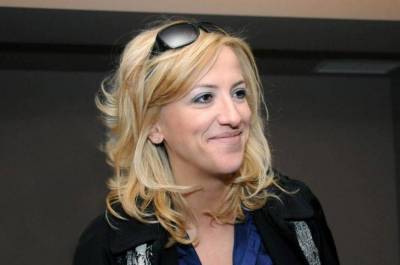 &laquo;Mί&nu;&iota; &pi;&rho;&omega;&theta;&upsilon;&pi;&omicron;&upsilon;&rho;&gamma;ό&sigmaf;&raquo; &eta; &Delta;&omicron;ύ&rho;&omicron;&upsilon; &gamma;&rho;ά&phi;&epsilon;&iota; &eta; Der Standard